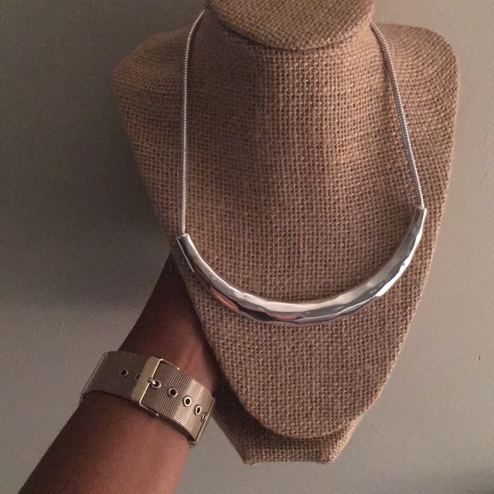 ❗️SOLD❗️ LA LUNE SCULPTED NECKLACE - Picture 1 of 4